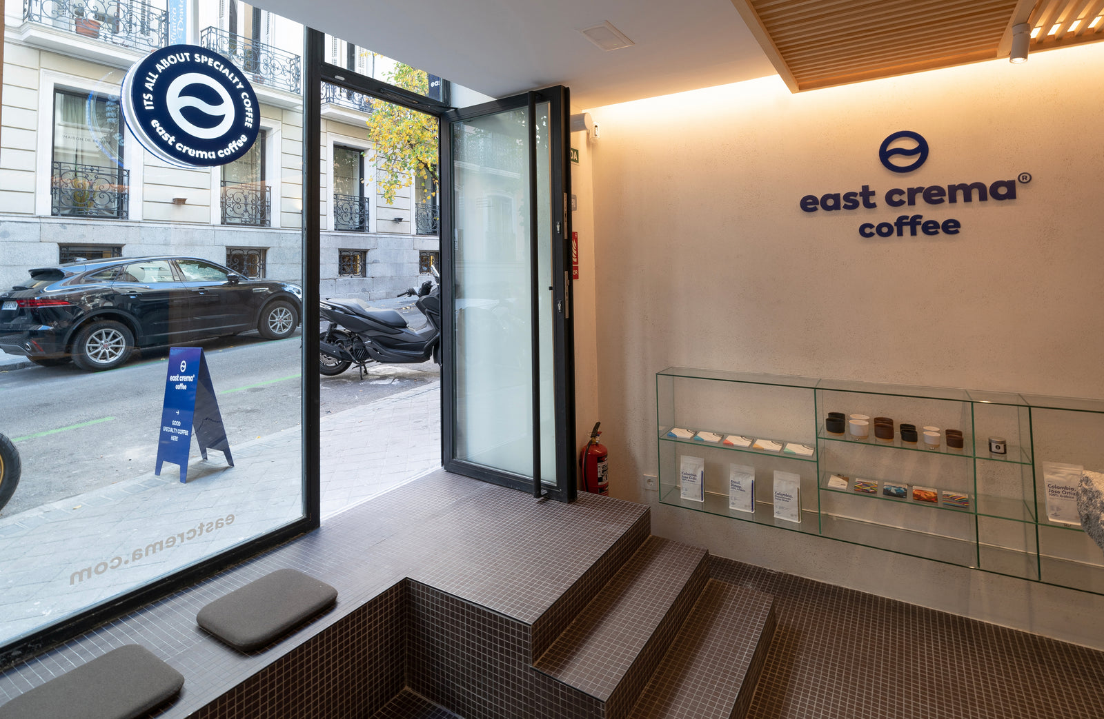East Crema Coffee Almirante